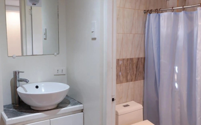 OYO 492 Sunset View Ridge Residences