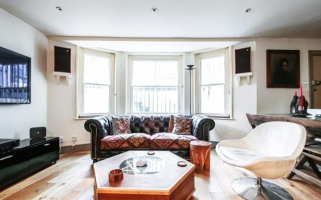 Eson2 - The Notting Hill Dawson Nest