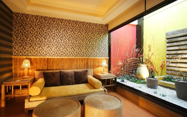 Seasons Boutique Motel