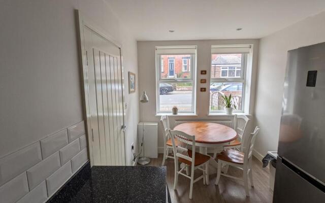 Beautiful and Spacious 4 Bedroom Home Armley Leeds