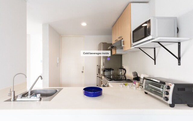 Bright 2BR Condesa Apartment With Balcony
