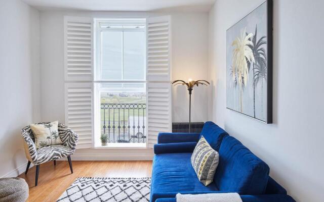 Host Stay Saltwater Suite