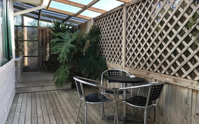 Parakai Geothermal Motel