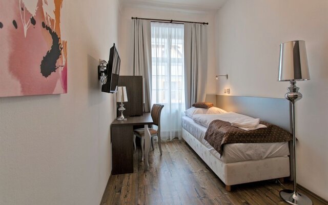 Suites & Apartments U Tri hrusek