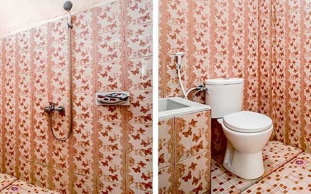 OYO Life 2888 Nayni Kost