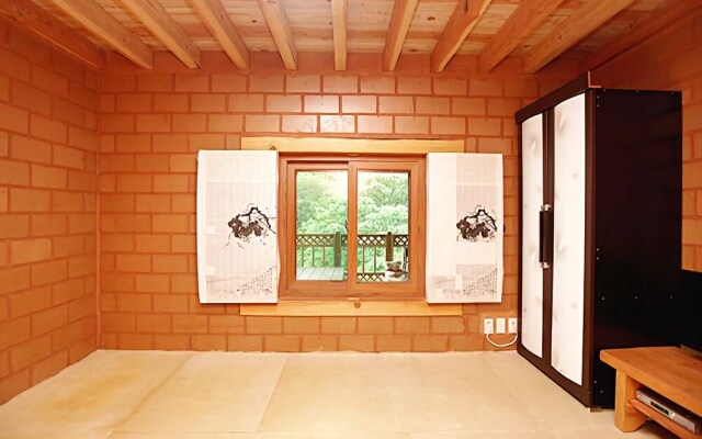 Gwangyang Fine House in Uchi Pension