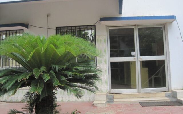 Hotel Arya Palace