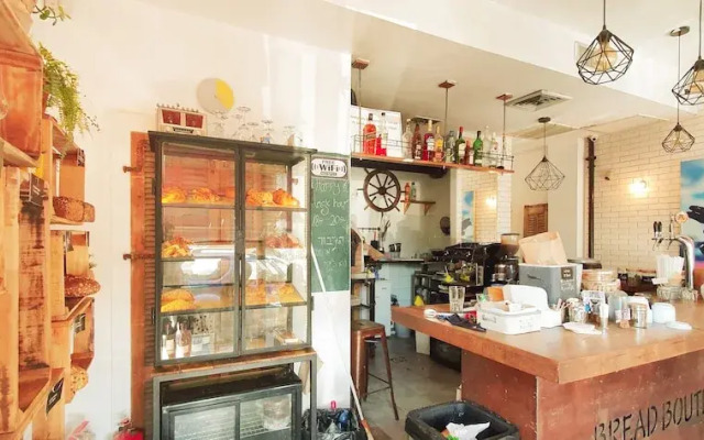 Bedroom Apartment with Balcony and City Views