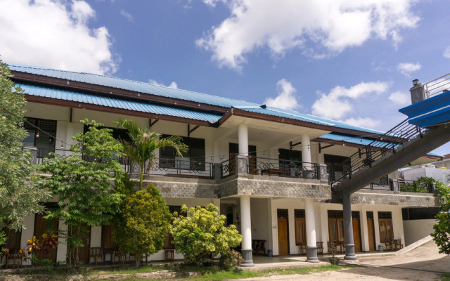 RedDoorz @ Tambolaka Sumba