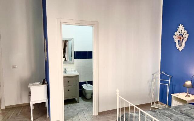 Vico Longo 25 - Ensuit flat in the heart of Naples