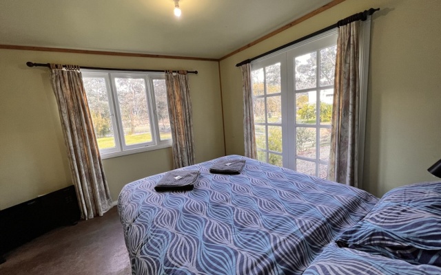 Mingling Waters – Guest Rooms – Nowa Nowa