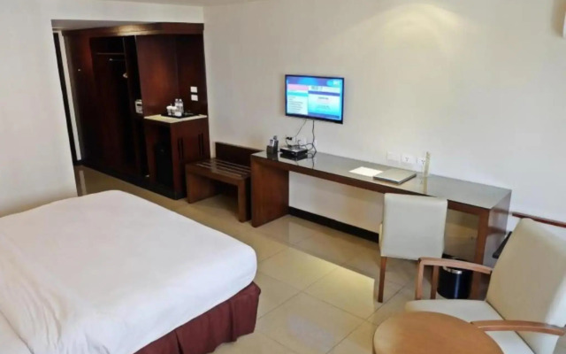 Mandarin Plaza Hotel