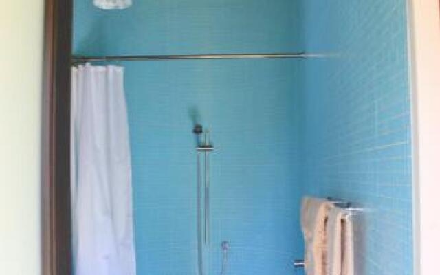 Hot Water Beach Bure Wera