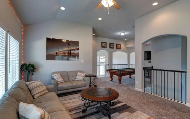 Lakeview Mansion A Chic Estate