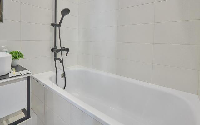 Апартаменты на проспекте Героев Отечества 6А