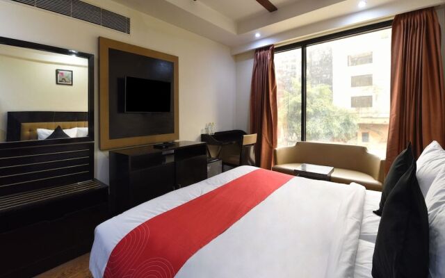 Edition O 30029 Hotel Blue Moon