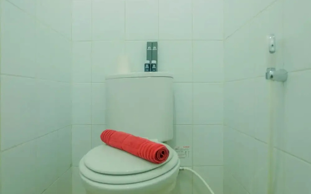 Best Price Studio Apartment at Gunung Putri Square