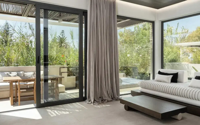Dyo Beach Suites