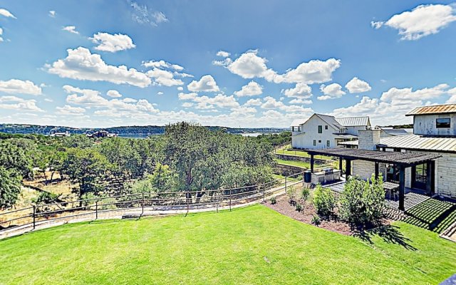 New Listing! Luxury Reserve At Lake Travis 3 Bedroom Home