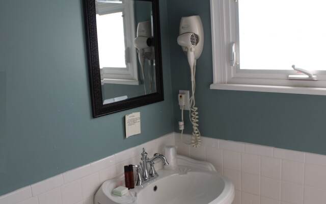 Catskill Seasons Inn