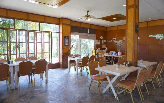 Uthai River Lake Resort