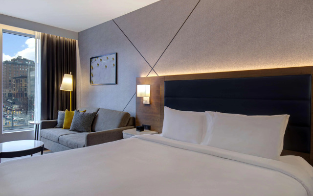 Hampton Inn by Hilton Montreal Downtown