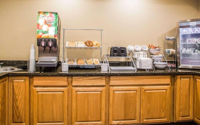 Comfort Inn & Suites Waterloo - Cedar Falls