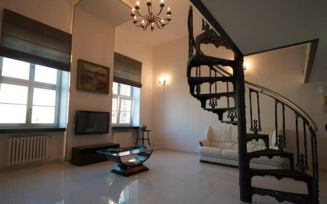 Solny Square Aparthotel