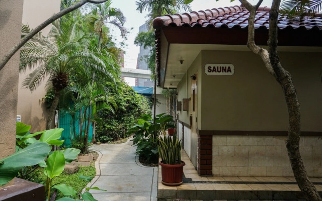 The Classic 2br Beverly Tower Apartment