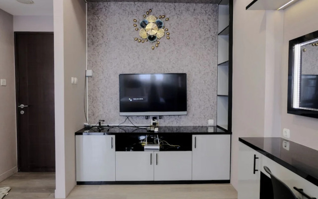 Spacious Combined Studio At Mekarwangi Square Cibaduyut Apartment