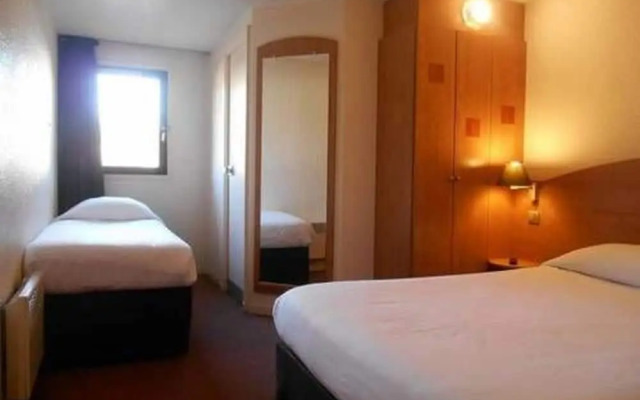 Mondhotel Chelles