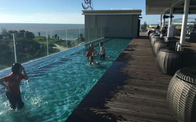 Goldenbay Hotel