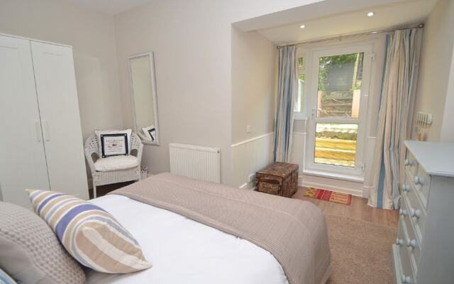 Peaceful Holiday Home in Kingswear Devon With Terrace