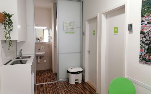 Cube Central Rooms For 2