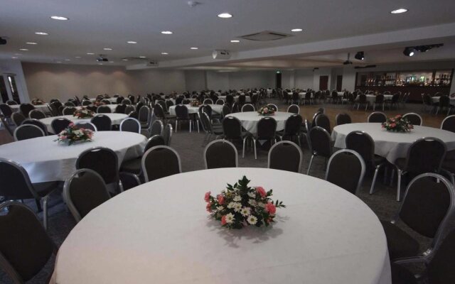 Holiday Inn Manchester - Oldham by IHG