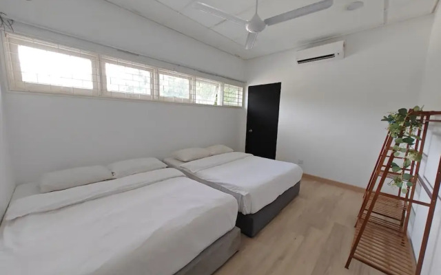 Taman Duta KL Deluxe Villa by uBook