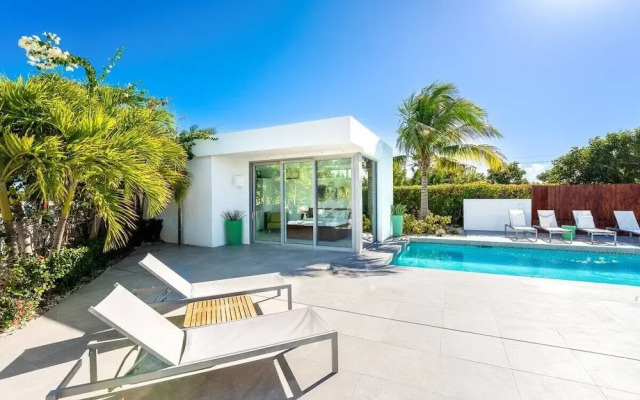 Beachside Villa, Amazing Views, Hotel Amenities v5