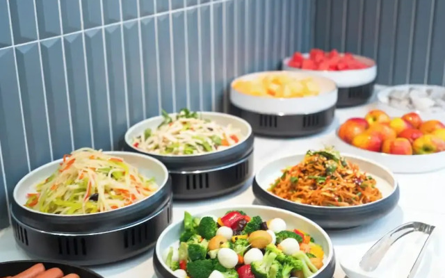Holiday Inn Express Zhengzhou Garden Road by IHG