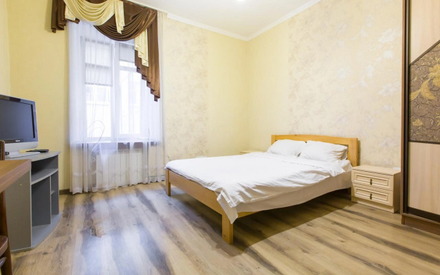 Apartment on Staroevreyska street 17