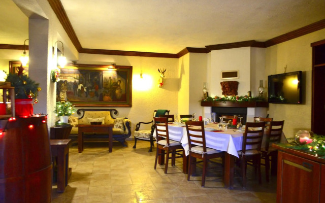 Ada Bacchus Hotel