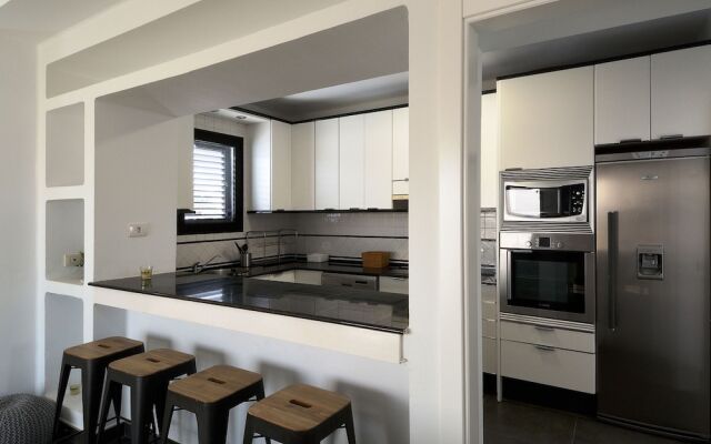 Luxury, Attached Villa With Heatable Pool Near Puerto del Carmen