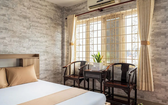 Hoàng Long Hotel By Cozrum