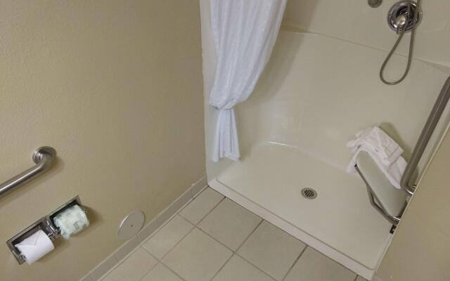 Country Inn & Suites - Elyria