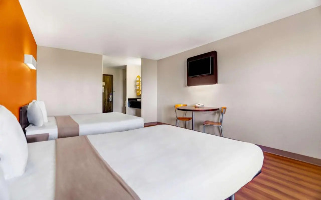 Superstition Inn and Suites