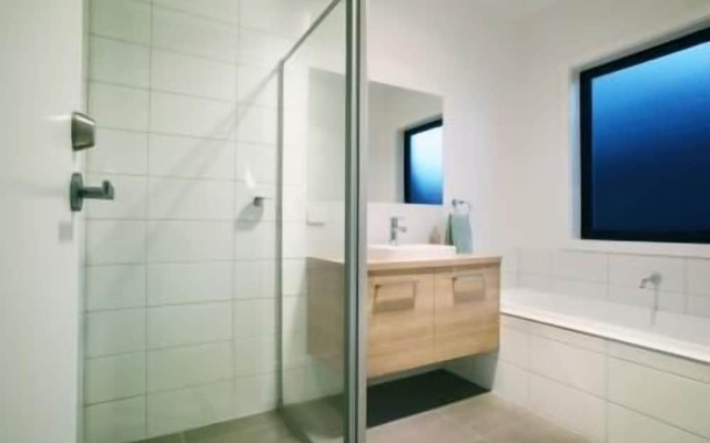 Renmark River Villas and Boats & Bedzzz – Guest Rooms – Renmark