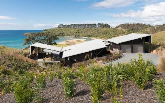 Otaha Beachfront Lodge