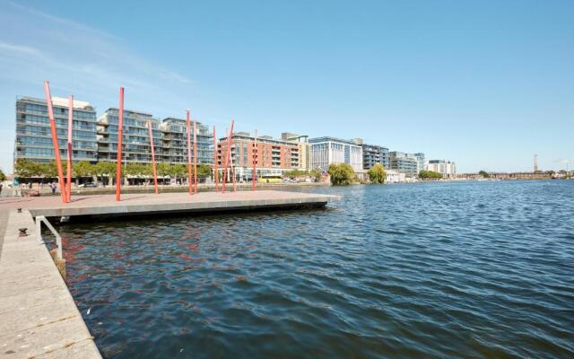 Sonder by Marriott Bonvoy Britain Quay Apartments Grand Canal Square