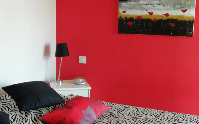 Beau T2 Climatisé sur Marina avec parking privé