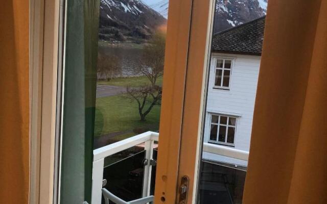 Hjelle Hotel