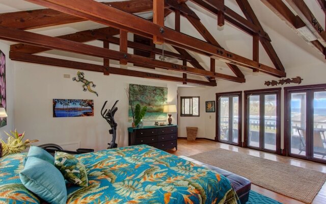 Black Sand Beach House 2 Bedroom Home